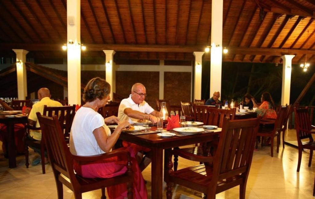 Whispering Palms Hotel Bentota Exteriér fotografie